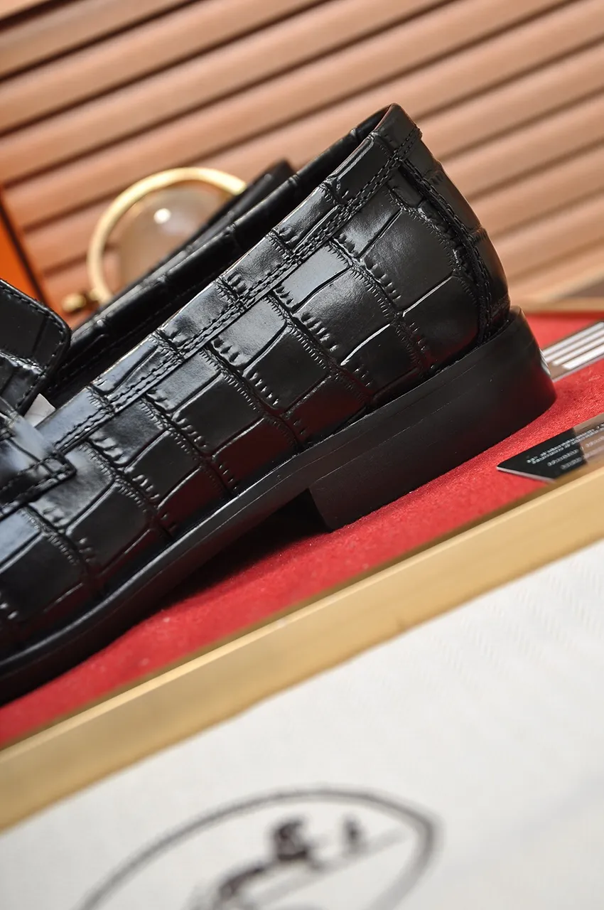 Men's shoes💰460💶[HERMES] (sheepskin lining)🍀Italian top luxury🍀He does not pursue novel styles and gorgeous colors, but attracts the favor of successful men with his flawless, elegant and classic style. Formal leather shoes This very comfortable, simple and stable style allows you to easily match any style! The pattern is absolutely 1:1 refined from the original case, and we strive for excellence in materials, imported cowhide + sheepskin lining💪💪💪extraordinary texture👍! .Black Brown Size: 38-45 (45 customized)